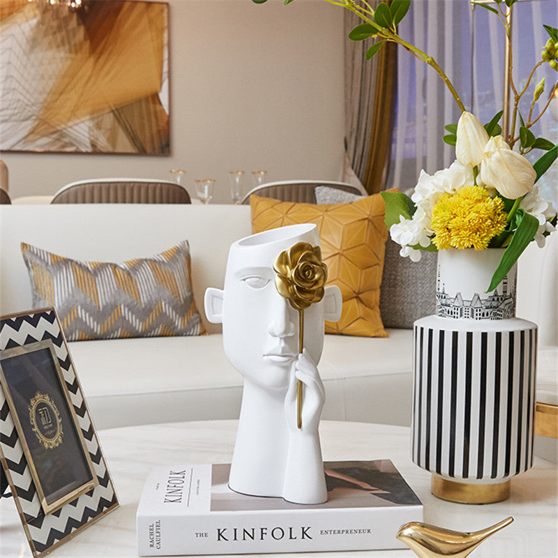 'Hide & Seek' resin vase